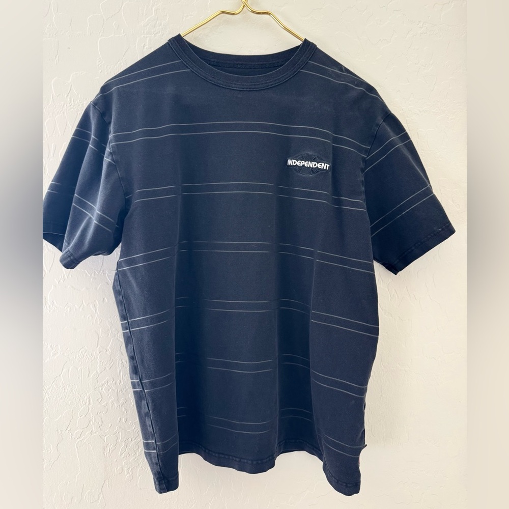 Independent Men’s Black Striped T-Shirt Size Medium Skate Streetwear